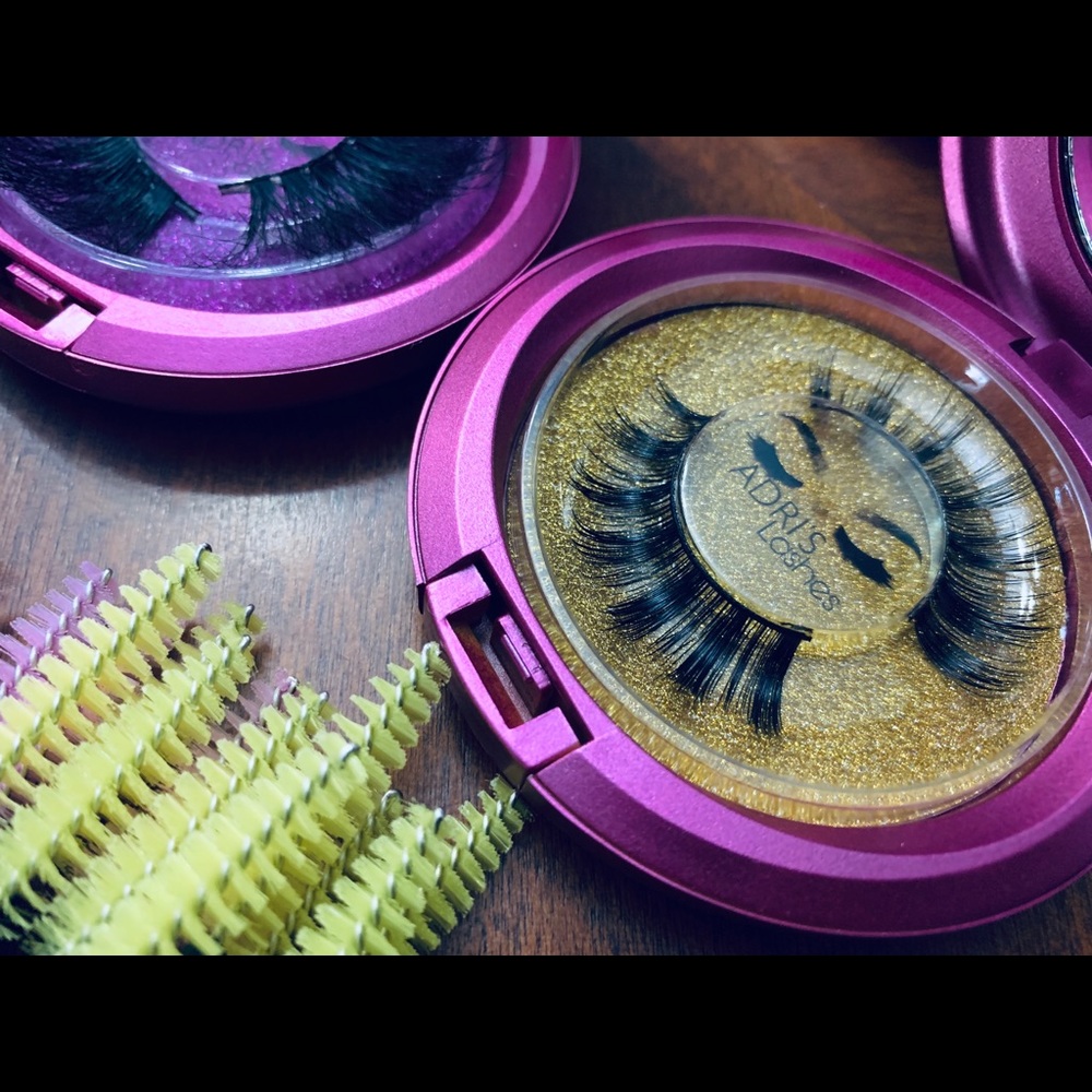 Lashes - Picture 5 of 7